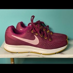 Women’s Nike Air Zoom Pegasus 34 True Berry Sz 9.5